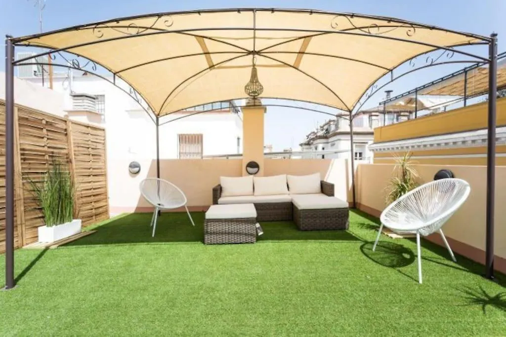 Apartamento ESSE Ático. Precioso ático con terraza en pleno centro Sevilla España